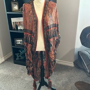 Colorful overlay w/tied bottom